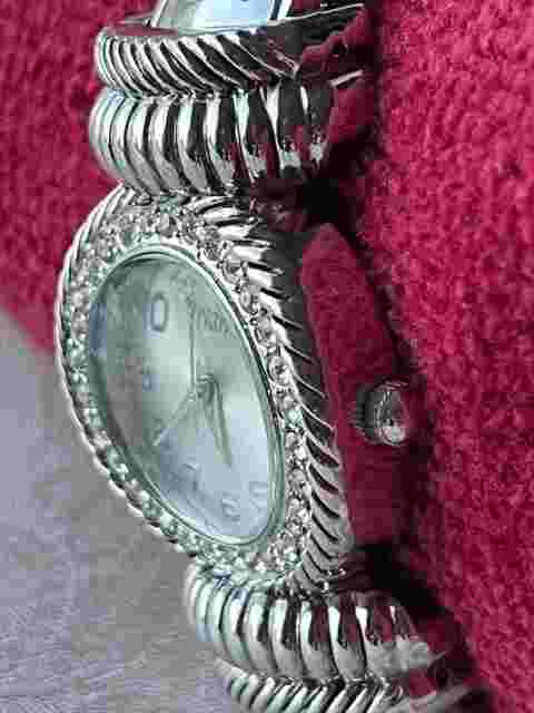 BRAND NEW VIVANI WOMEN WATCH RHINESTONE BEZEL SILVER TONE HINGED OPEN CUFF BAND