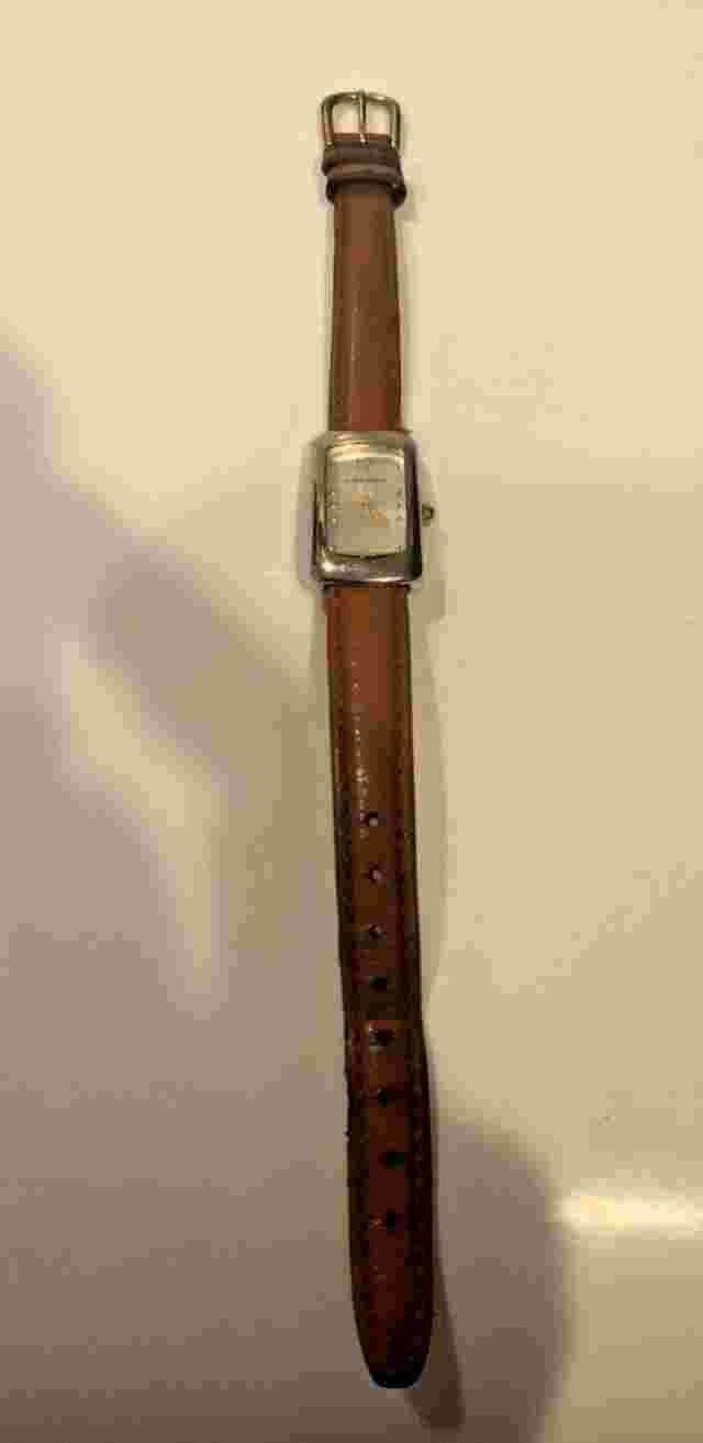 Vintage Nine West Women's Leather Wrist Watch (needs new battery)