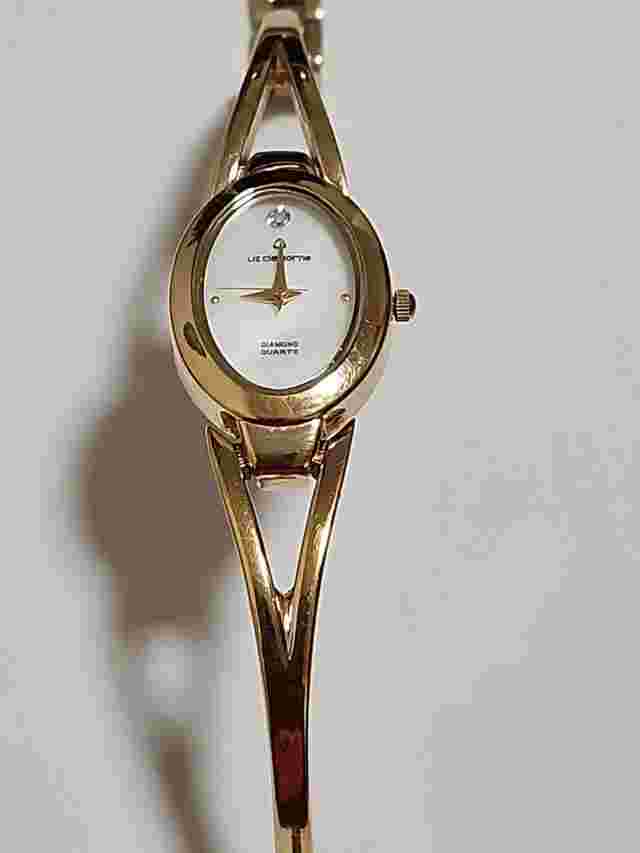 Liz Claiborne LC1067 Gold Tone Analog Women's Watch Sz. 6 1/2" New Battery  /87/