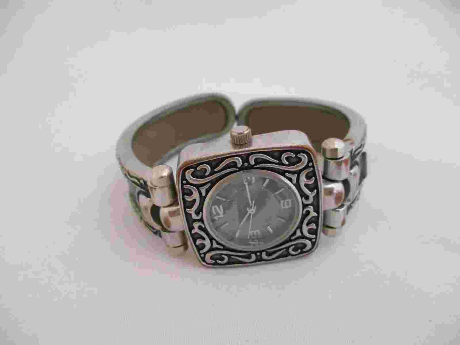 Silver Toned Black Women's Cuff Band Watch Quartz