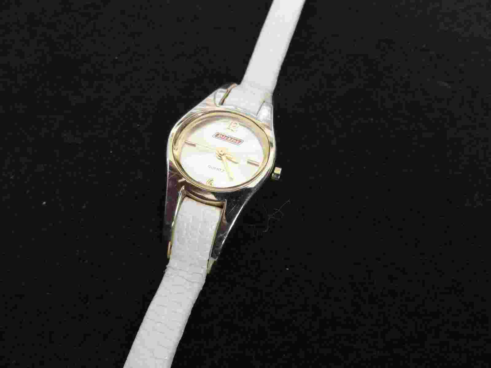 Pretty Ladies Dickies Quartz Watch