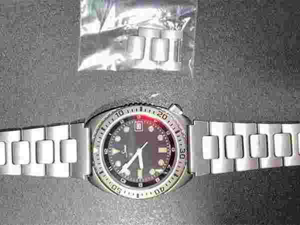 Sinn 8820 200m Titan Diver Titanium Diver Model Cal.2892-A2 Men's Watch