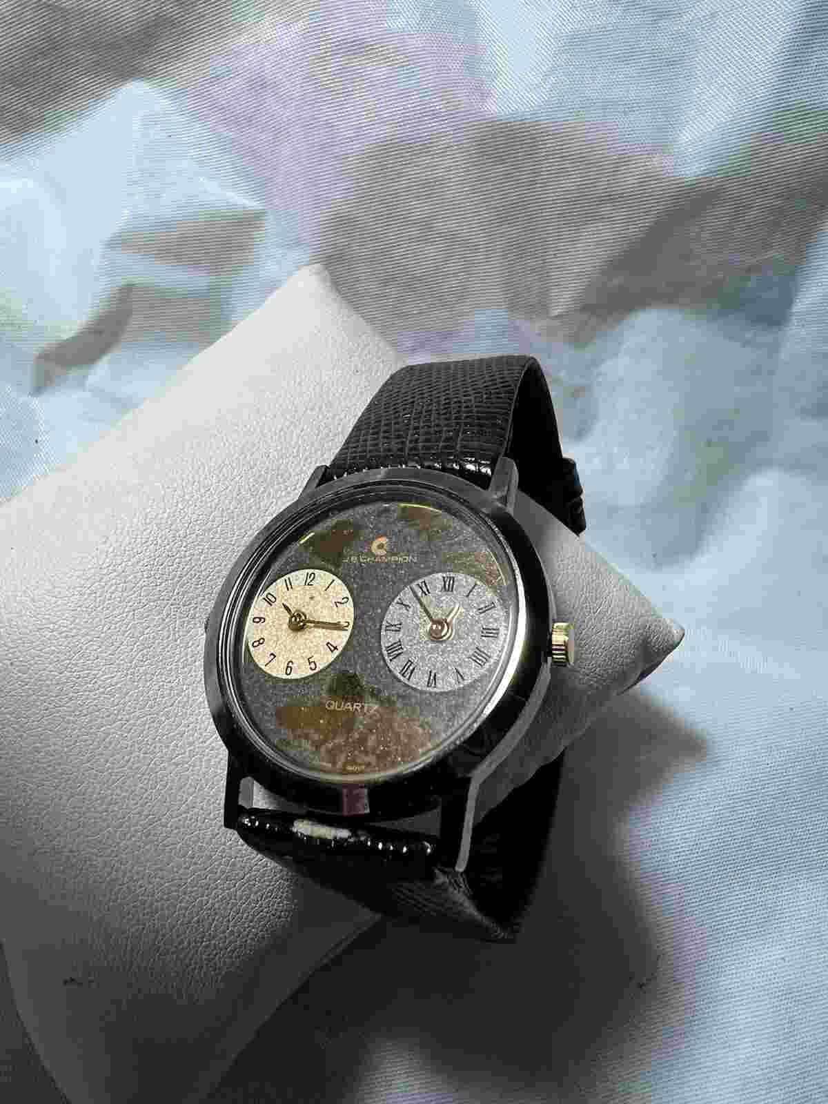 JB Champion New York quartz, double zone, ladies, 32 mm case, black leather band