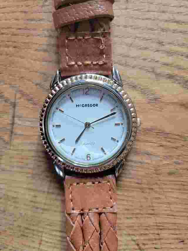 Vintage McGregor Men Gold Tone Fluted Bezel Analog Quartz Watch