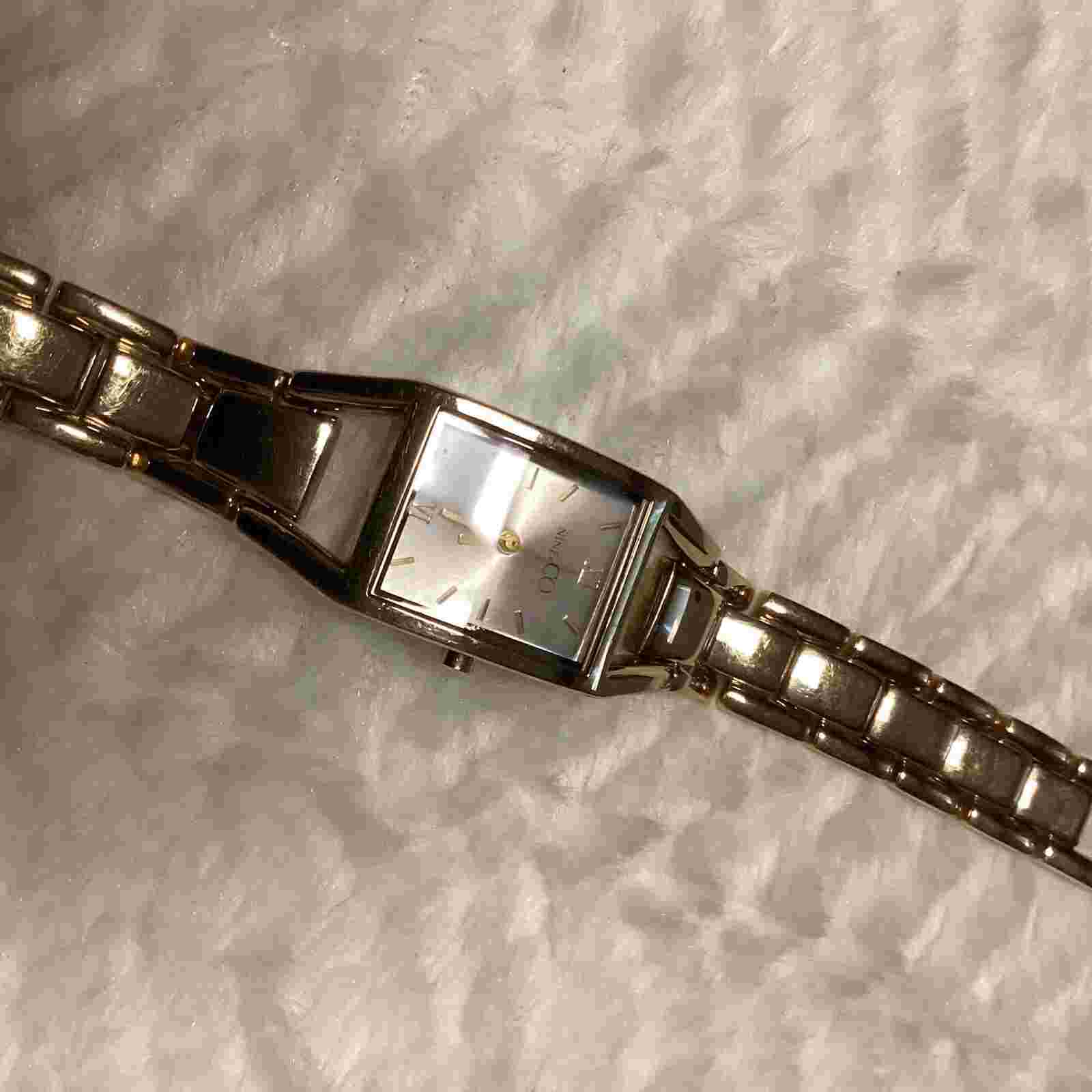 Beautiful Gold Toned Nine & Co Japan Wristwatch Needs Battery