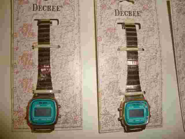 LOT OF WOMEN DECREE WATCH
