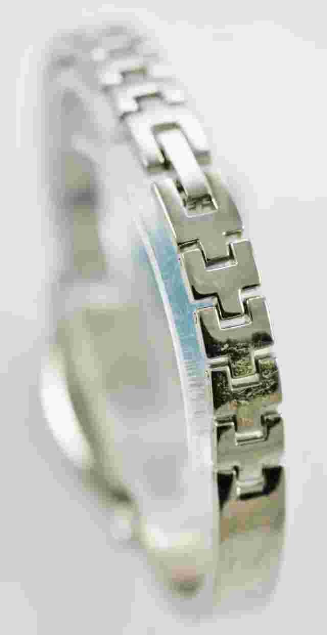 Apt. 9 Watch Womens Champagne Stainless Silver Bracelet Water Resistant Quartz