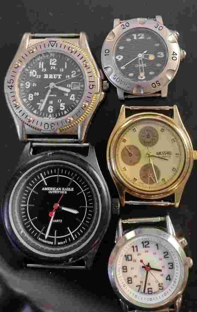 VINTAGE WATCH LOT OF 5 UNISEX #WORKING WITHOUT BANDS & W/NEW BATTERIES IN