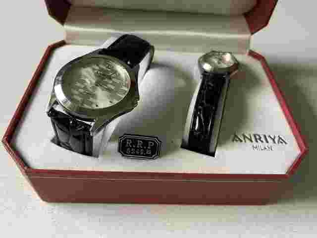 Anriya His and Her Round Face Pennant Flag Design Watches