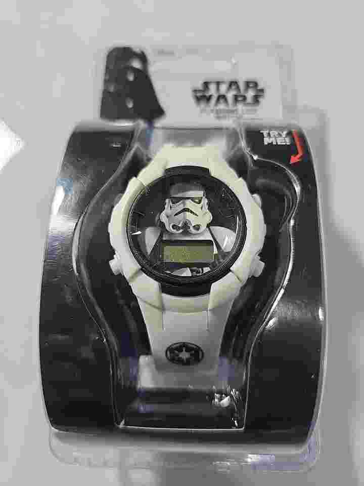 Star Wars Storm Trooper Flashing Lights LCD Digital Watch NIB