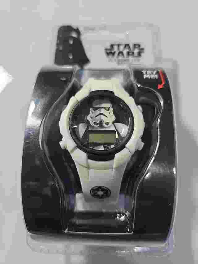Star Wars Storm Trooper Flashing Lights LCD Digital Watch NIB