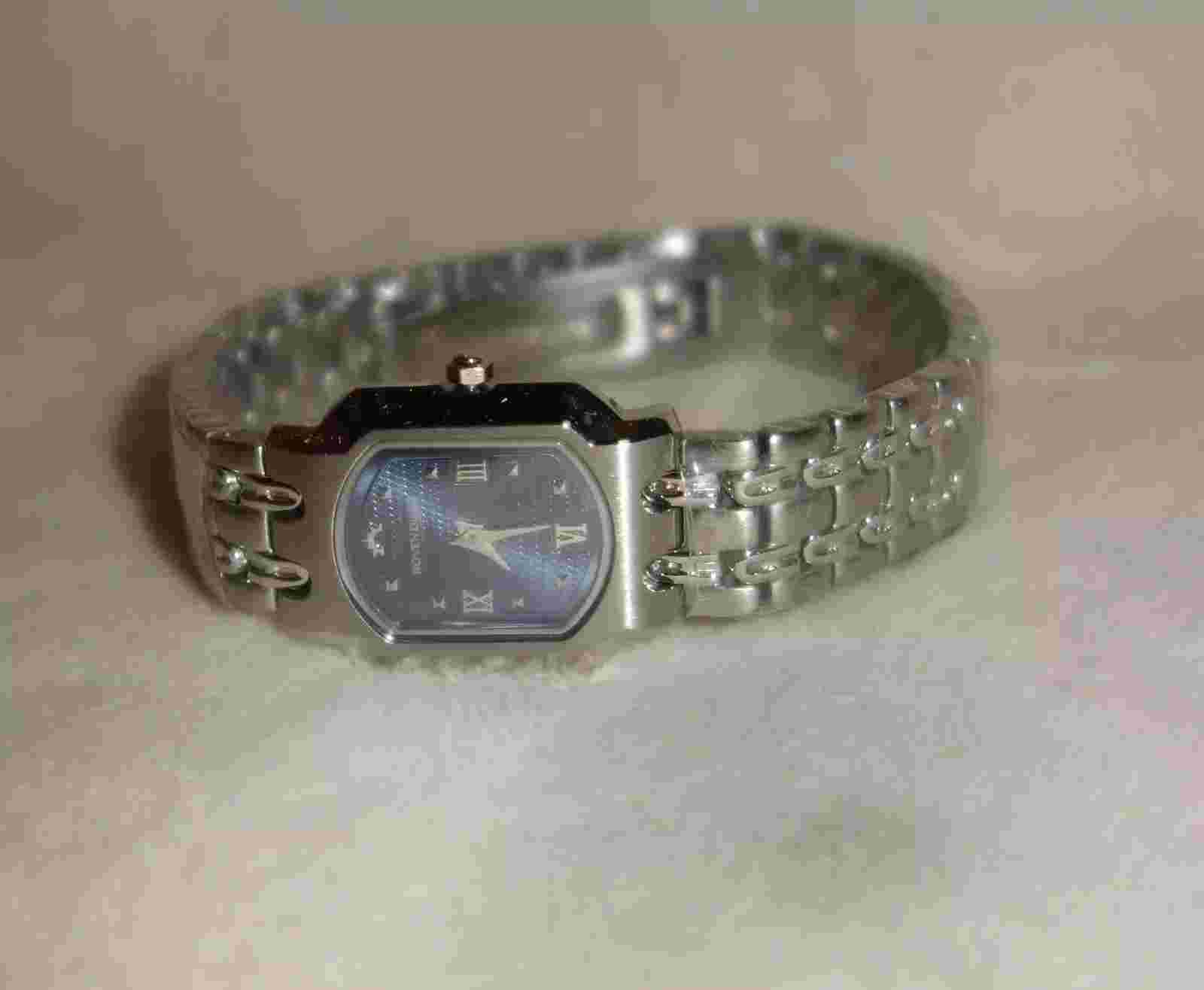 Roven Dino AZZA WOMENS WATCH Swiss quartz Sapphire Crystal- blue face  NEW