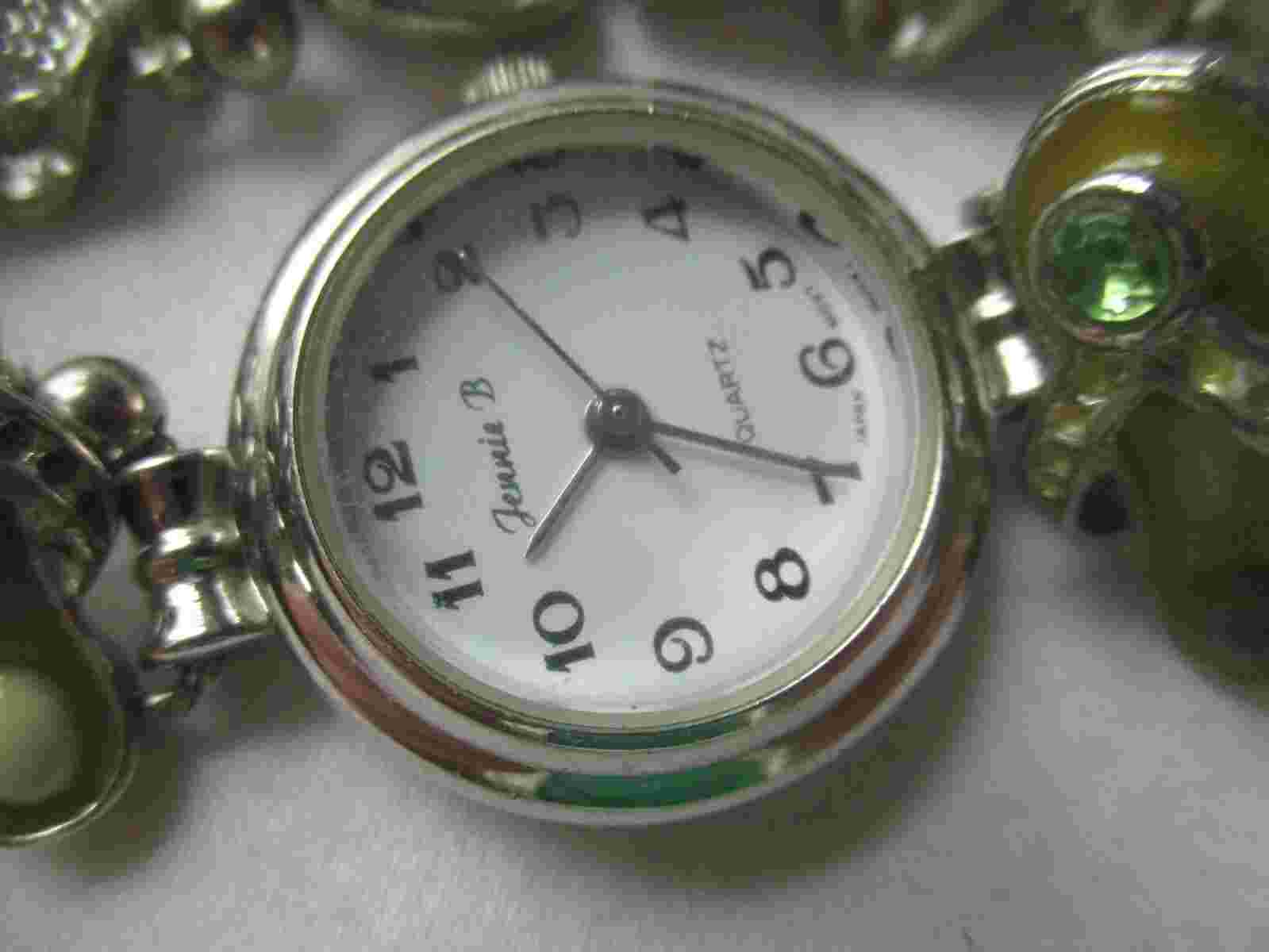 Jennie B Analog Wristwatch with Quartz Movement