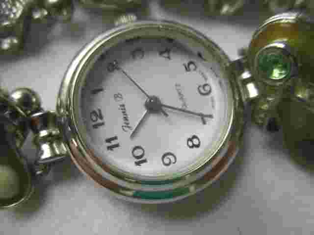 Jennie B Analog Wristwatch with Quartz Movement