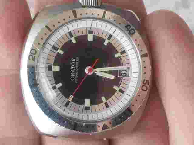 Vintage men's Orator diver 200 m automatic watch ETA 2782