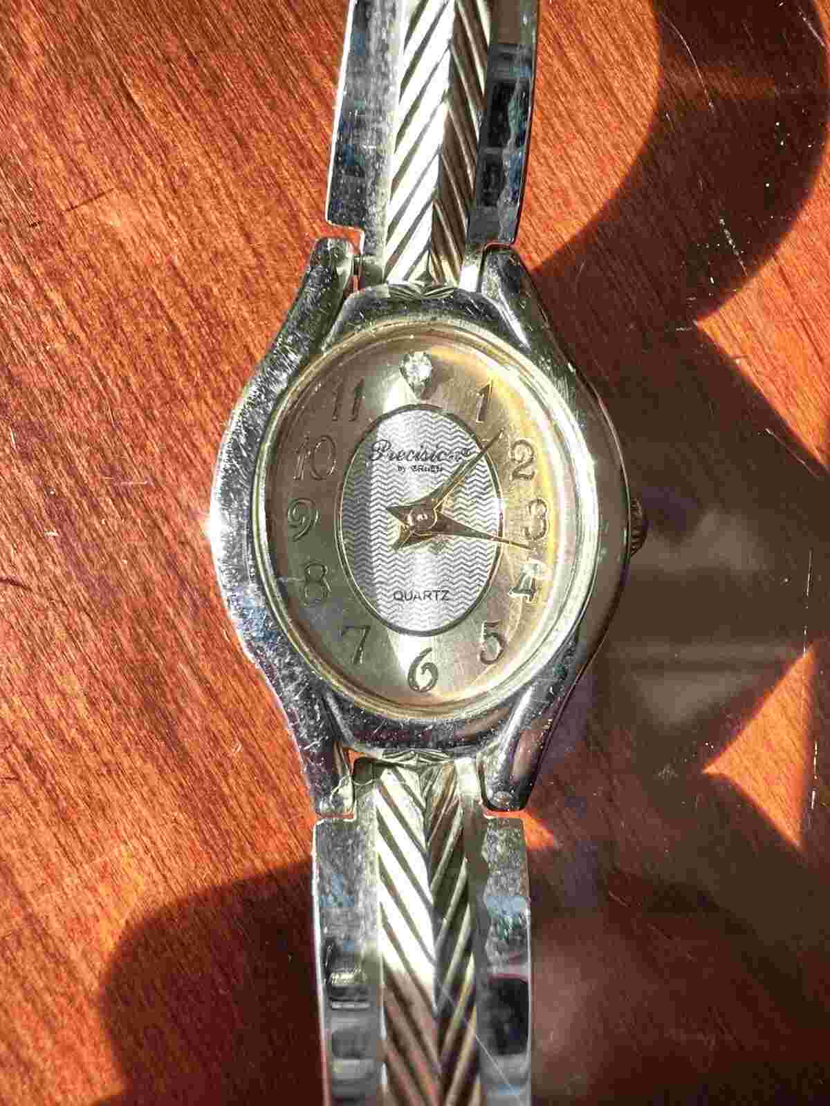 Rare Precision By Gruen Heringbone Women's Analog Quartz Bracelet Watch GP422L