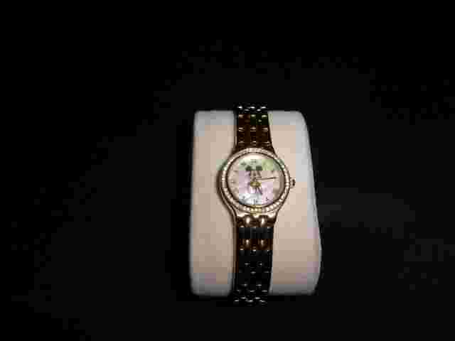 Disney Mickey Mouse Opalescent Dial Quartz Watch 23.4mm case - 7.25 in Bracelet