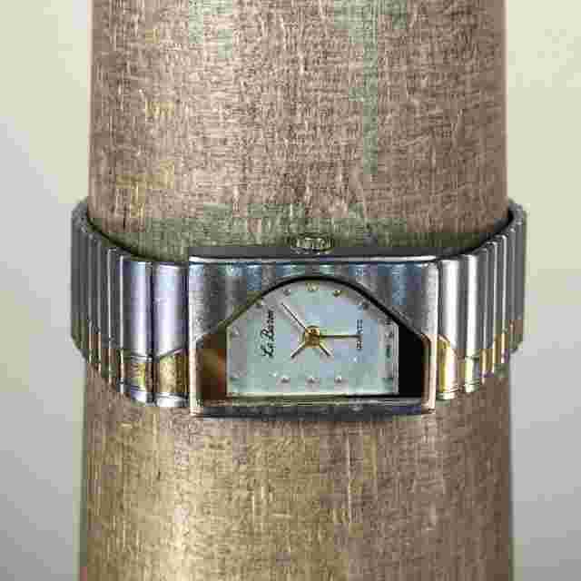 Le Baron Women Champagne Dial Two-Toned Band 26mm Rectangular Quartz Watch 7"