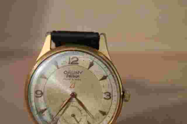 Swiss made men's watch ''Cauny Prima 21'' /38 mm/