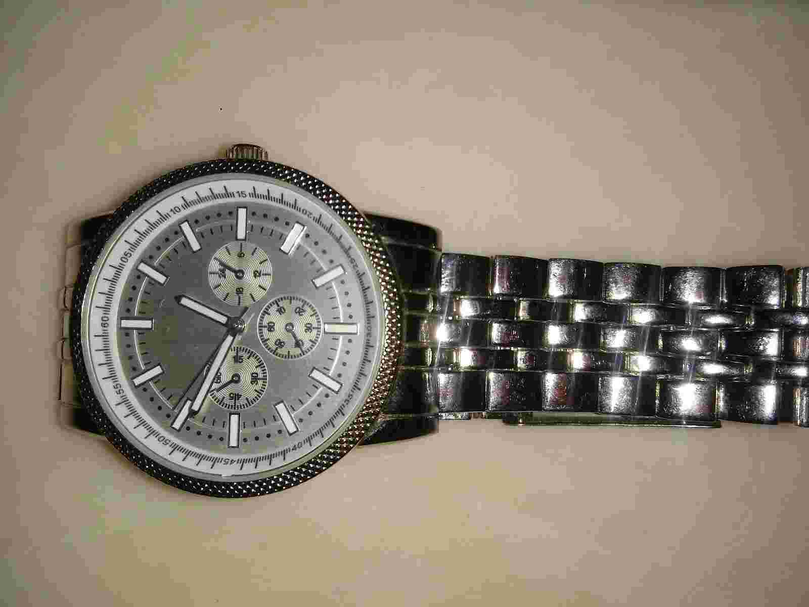 (2)Men's Merona Silver ⌚Tone fmdm253 Quartz Watch w/diaomand💎 quartz *extra*