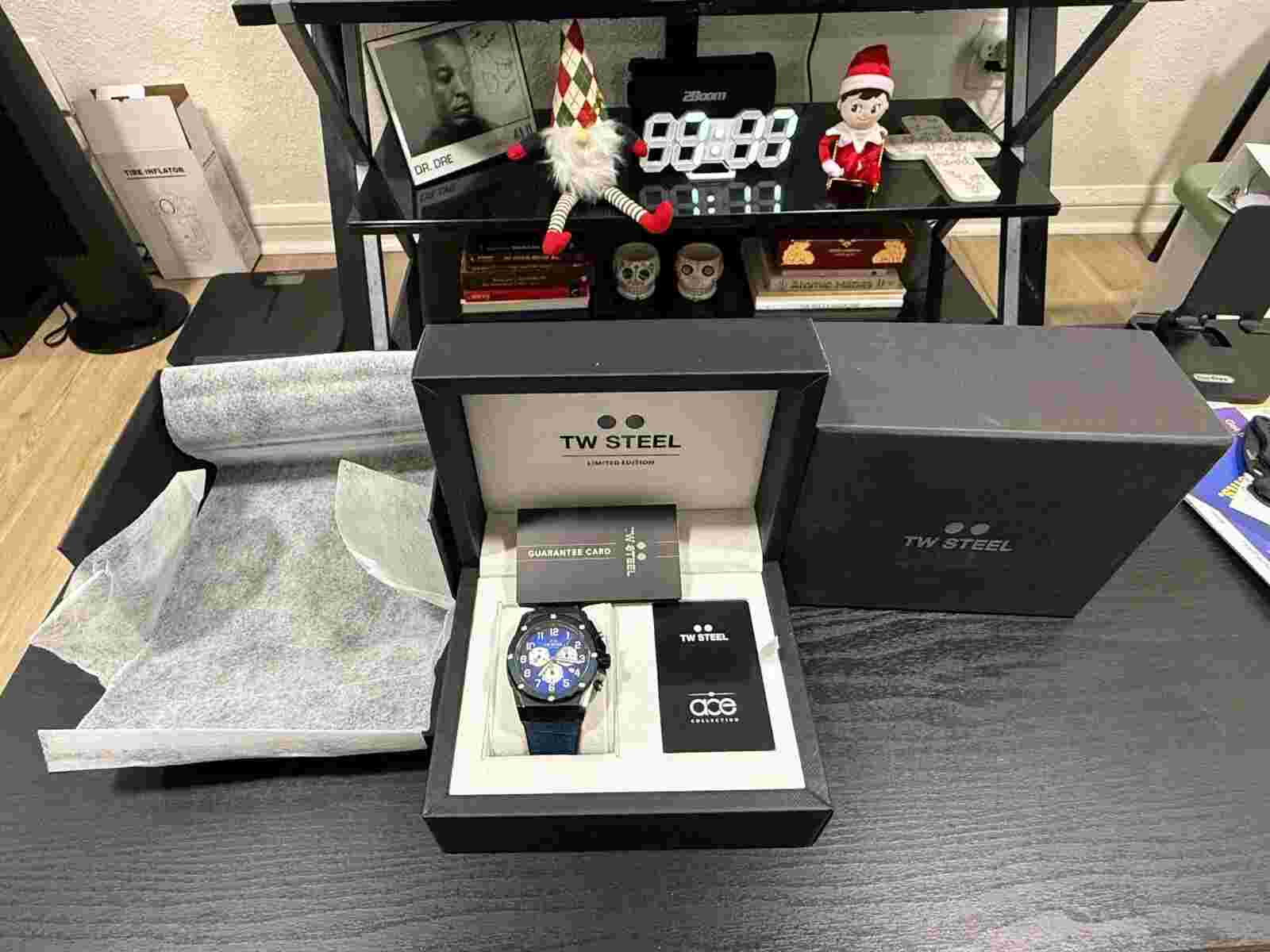 TW Steel, mens watch, quartz, swiss made, blue, waterproof 200m. 44mm case size