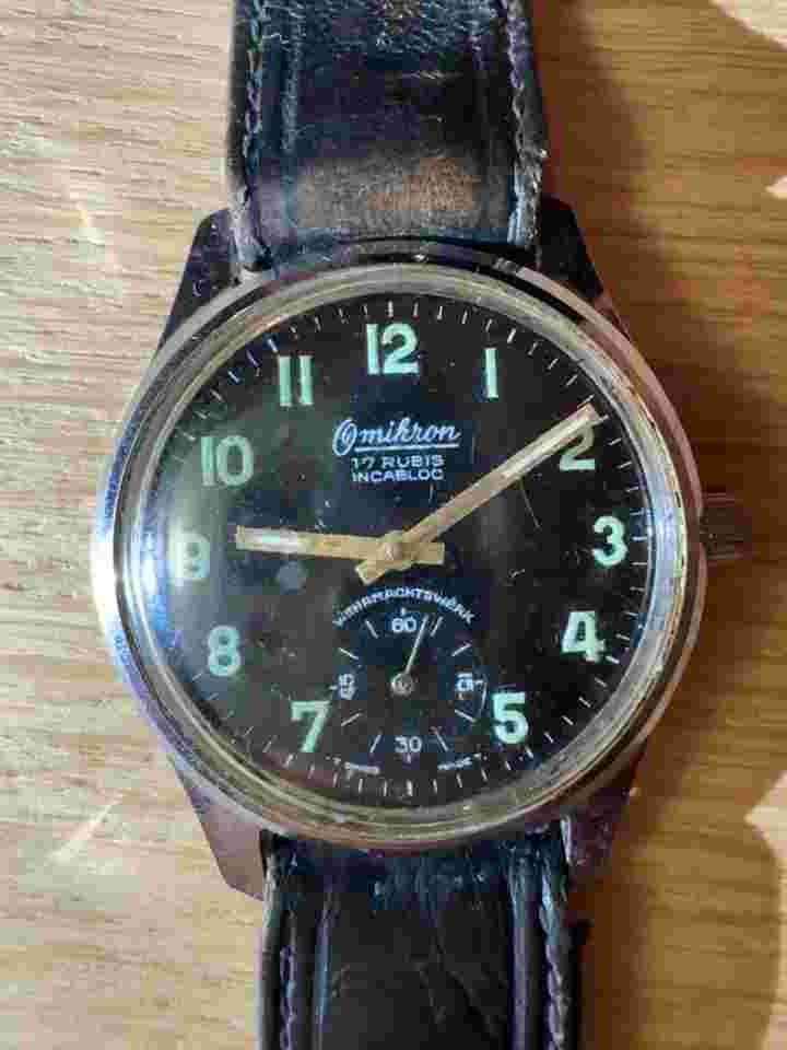 omikron watch vintage