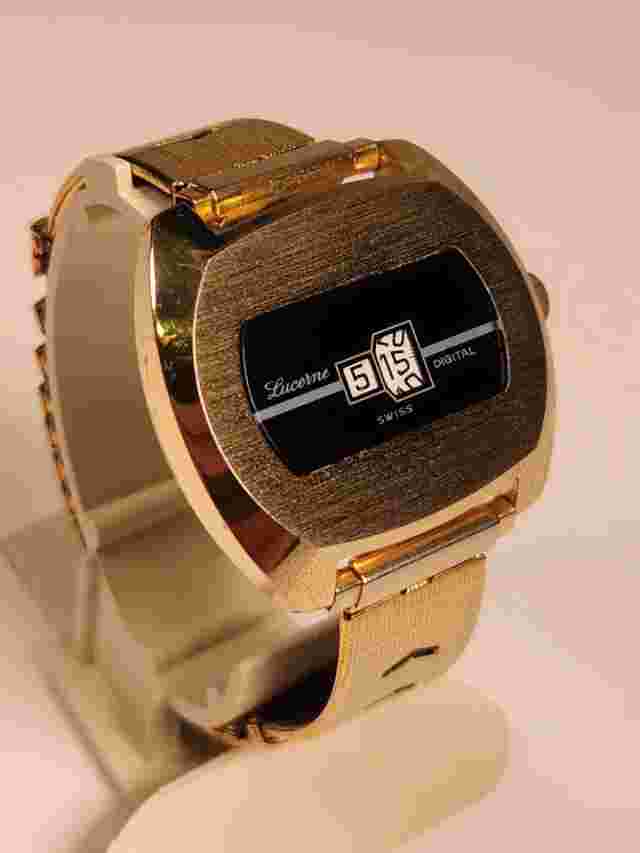 1960-70'S SWISS LUCERNE DIGITAL JUMP HOUR MANUAL 40MM