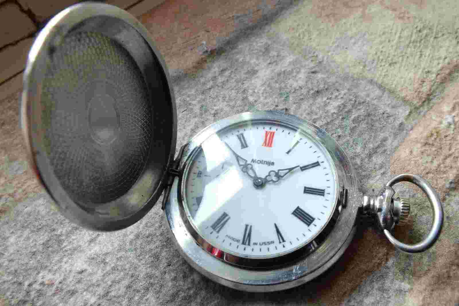 Vintage Unique Molnija Molnya (Молния) 18 Jewels USSR Mechanical Pocket Watch.