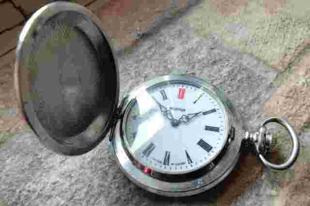 Vintage Unique Molnija Molnya (Молния) 18 Jewels USSR Mechanical Pocket Watch.