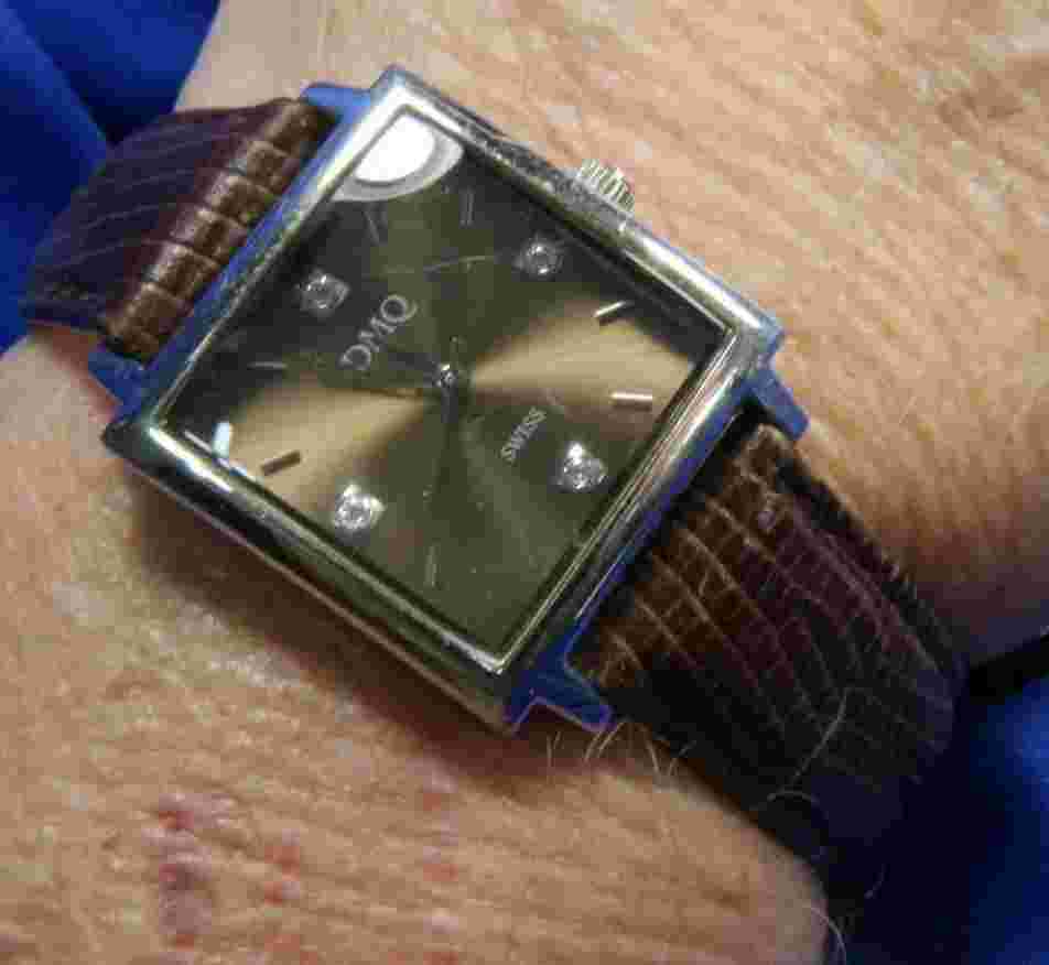 DMQ 4047 LADIES RHINESTONE SILVER TONE BROWN LEATHER BAND WATCH FRESH BATT