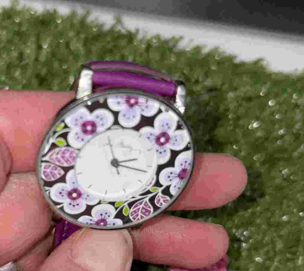 Set Of 2 Floral Design Women’s VERA BRADLEY Watch Both Work Needs Batteries DEAL