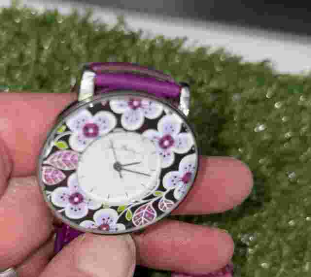 Set Of 2 Floral Design Women’s VERA BRADLEY Watch Both Work Needs Batteries DEAL