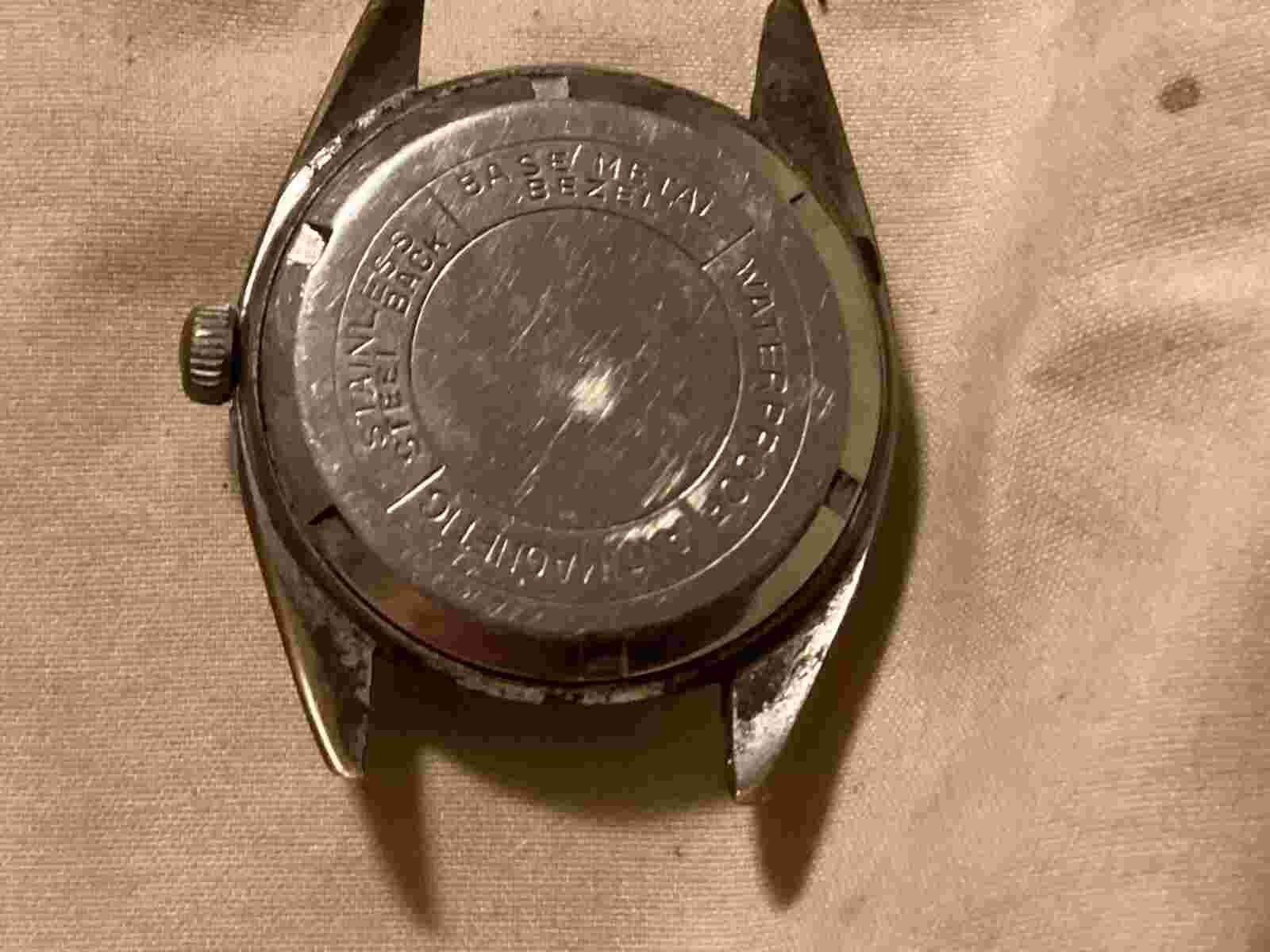 1960’s Dorset 17J Antimagnetic Waterproof Men’s Date Wristwatch Auto Runs