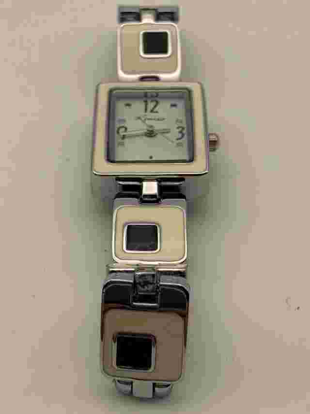 Kimio Ladies Watch Quartz White Dial Enamelled Case and Strap - New Battery