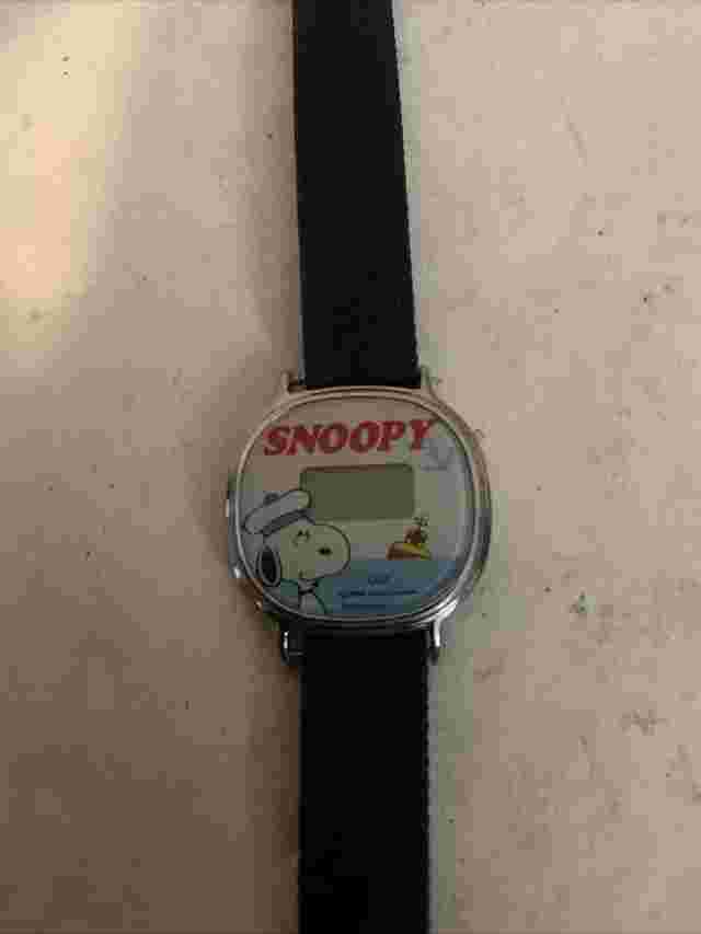 Vintage Snoopy United Feature Syndicate Inc Silver Tone Digital Watch  Blue Band