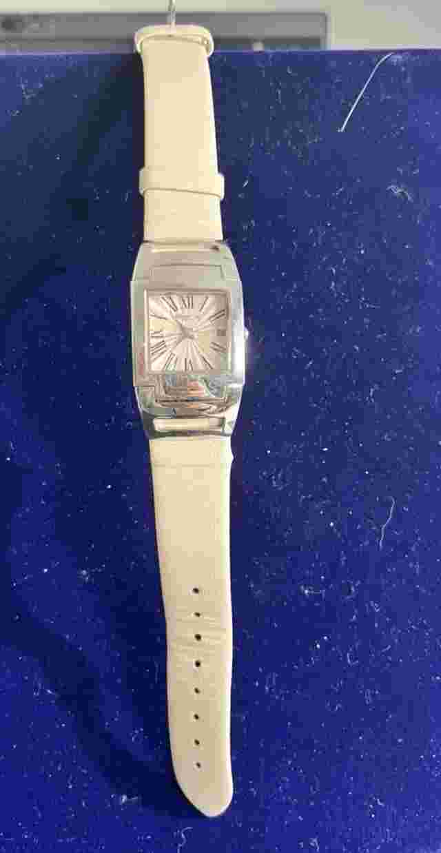 Vintage KENNETH COLE NY women's watch Mint Condition, works, original band
