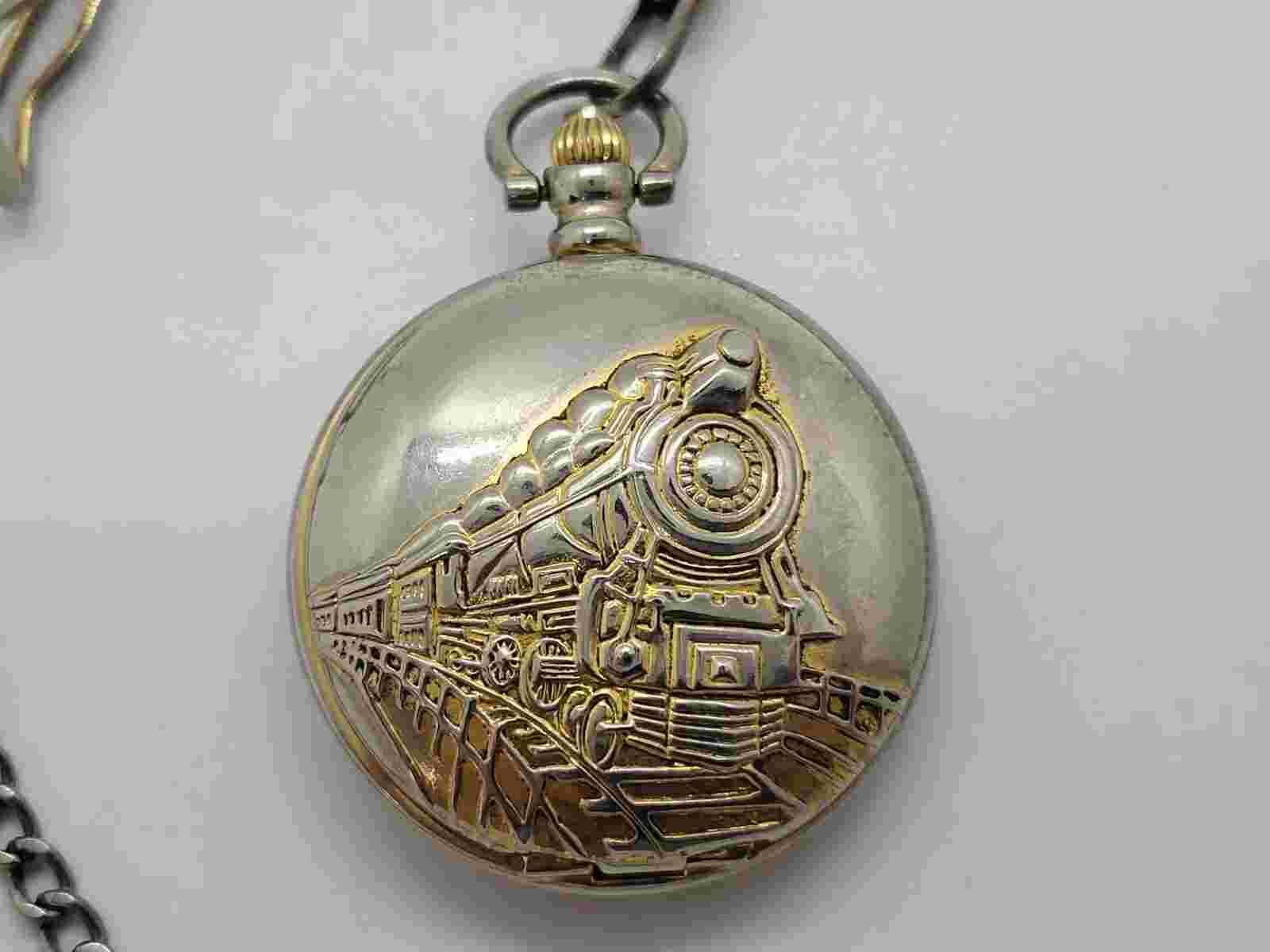 Quartz pocket watch Paravoz train on chain Q&Q