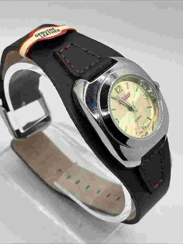 Dickies Women's Quartz Watch Genuine Leather Bund Strap Silver Case- New Battery