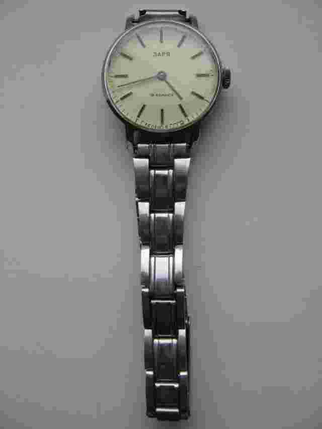 Soviet vintage mechanical women's watch ZARIA USSR 2001