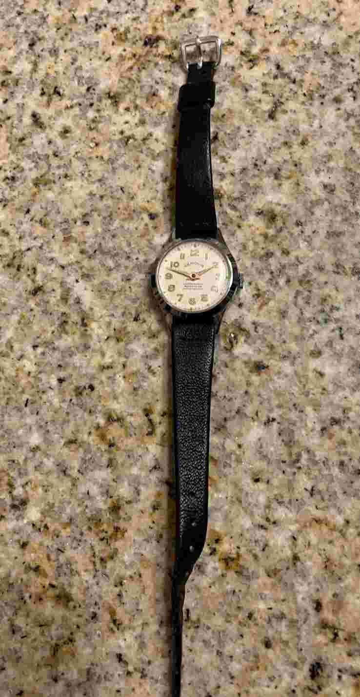 Vintage Ladies Genova Winding Watch Antimagnetic / Leather Band