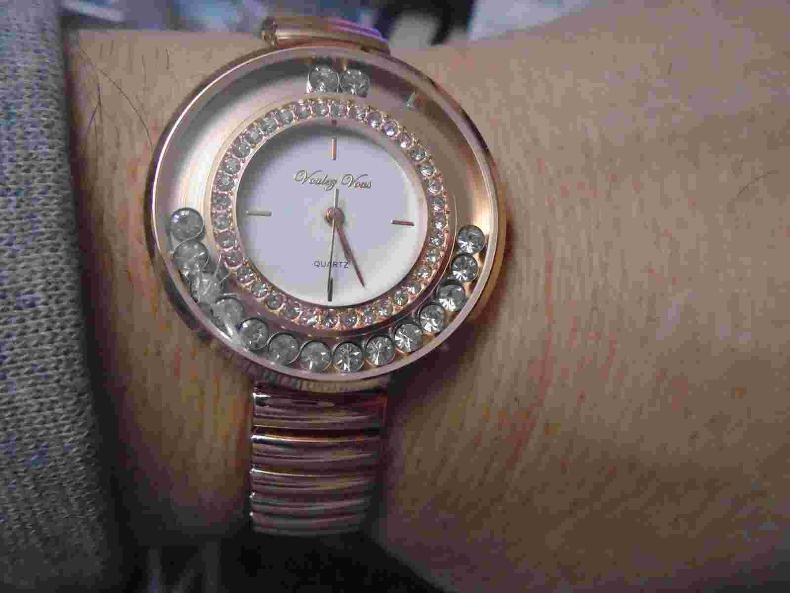IIStunning Unisex VV Quartz MVMT Wrist Watch Stainless Steel Caseback