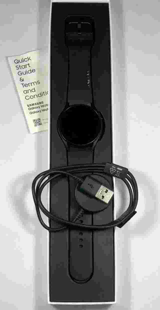 SAMSUNG Galaxy Watch4 40mm GPS Bluetooth WiFi RA65U Black Smart Watch OEM