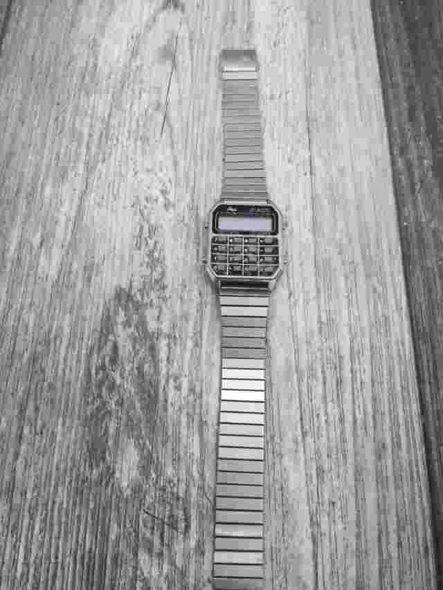 Vintage Alexis  Adults LCD Quartz Movement Digital Alarm Calculator Watch (READ)