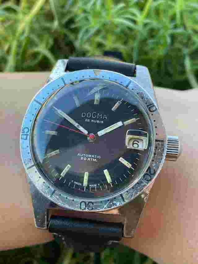 VINTAGE DIVER AUTOMATIC WATCH DOGMA CALENDAR MENS 37.5mm SWISS MADE SERVICED