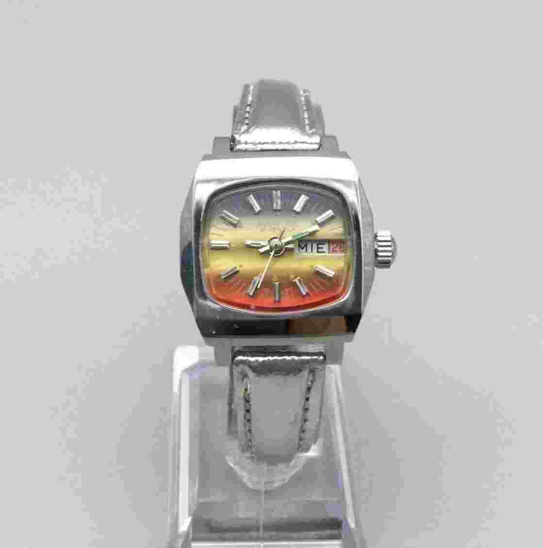 Vtg Grand Prix Watch Women 27mm Ombre Dial Day Date Leather Band New Battery