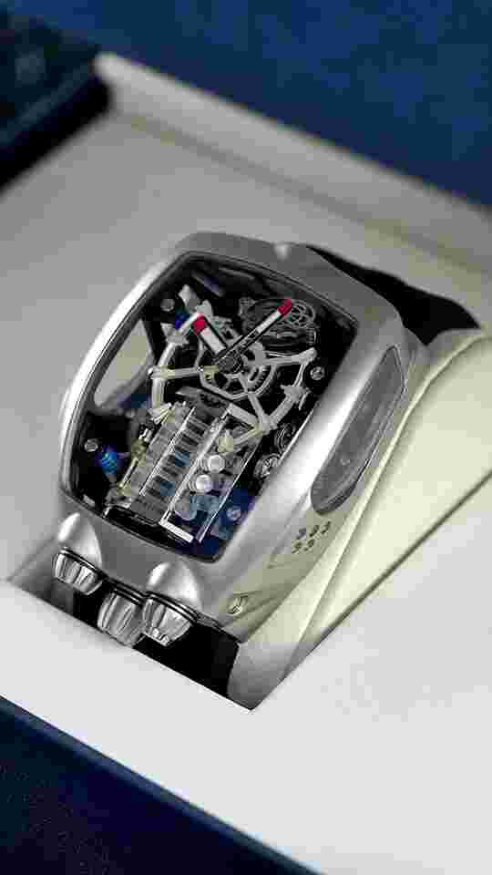 Mens Automatic Mechanical Tonneau Watch Japan Seiko NH05 Movement Silicone Strap