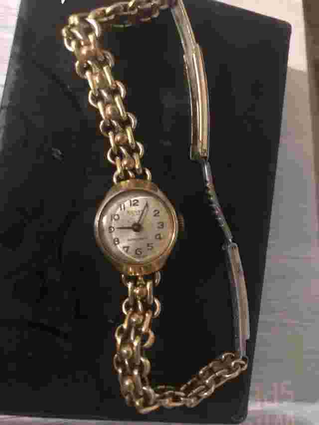 Gold Watch Women Vintage The Fastener Needs Adjusting It Keeps Coming Loose.