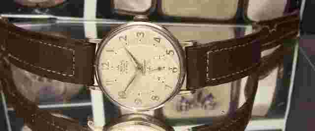 VINTAGE 1962 RARE SMITHS DELUXE SOLID GOLD WATCH NICE DIAL WORKS MORRIS MOTORS