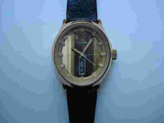 Golana Lady's Automatic Watch 25 Jewels Day Date Quick Set Signed Band VGC Runs