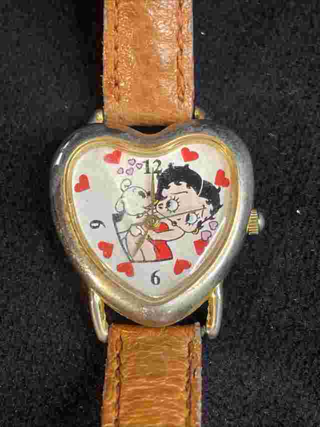 Vntg 1995 Betty Boop & Pudgy Casual Heart-Shaped Wristwatch (Untested)